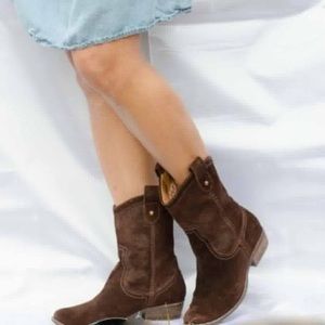 FOSSIL Women’s Cowboy boots .